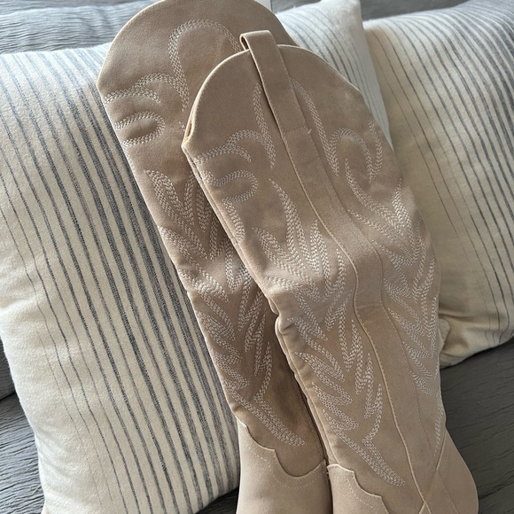 Beautiful beige boots with white bottoms.  Never worn. - Picture 2 of 7
